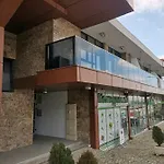 меден рид Apartment